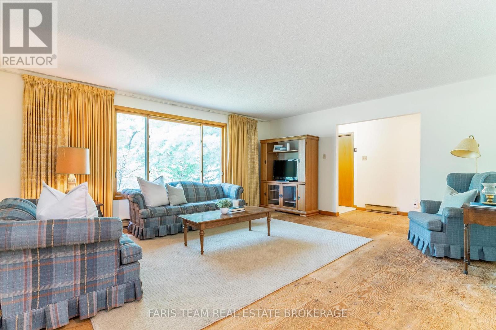 29 Lorrie Crescent, Tiny, Ontario  L0L 2T0 - Photo 13 - S12376628