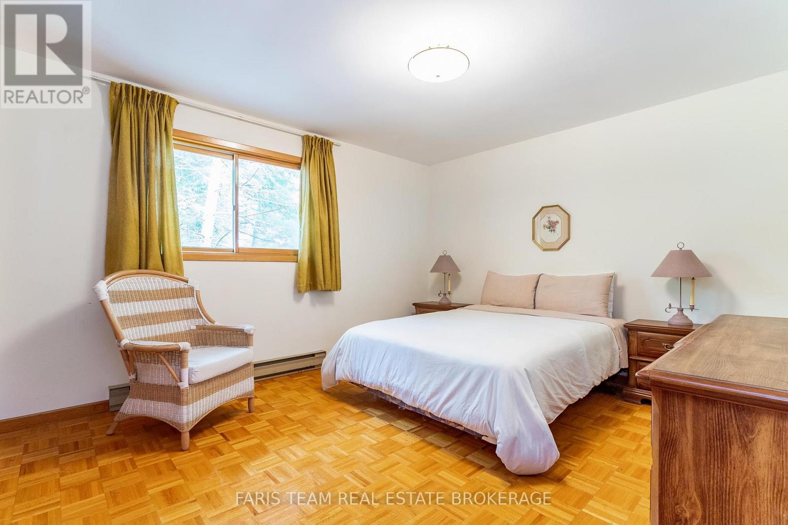 29 Lorrie Crescent, Tiny, Ontario  L0L 2T0 - Photo 17 - S12376628