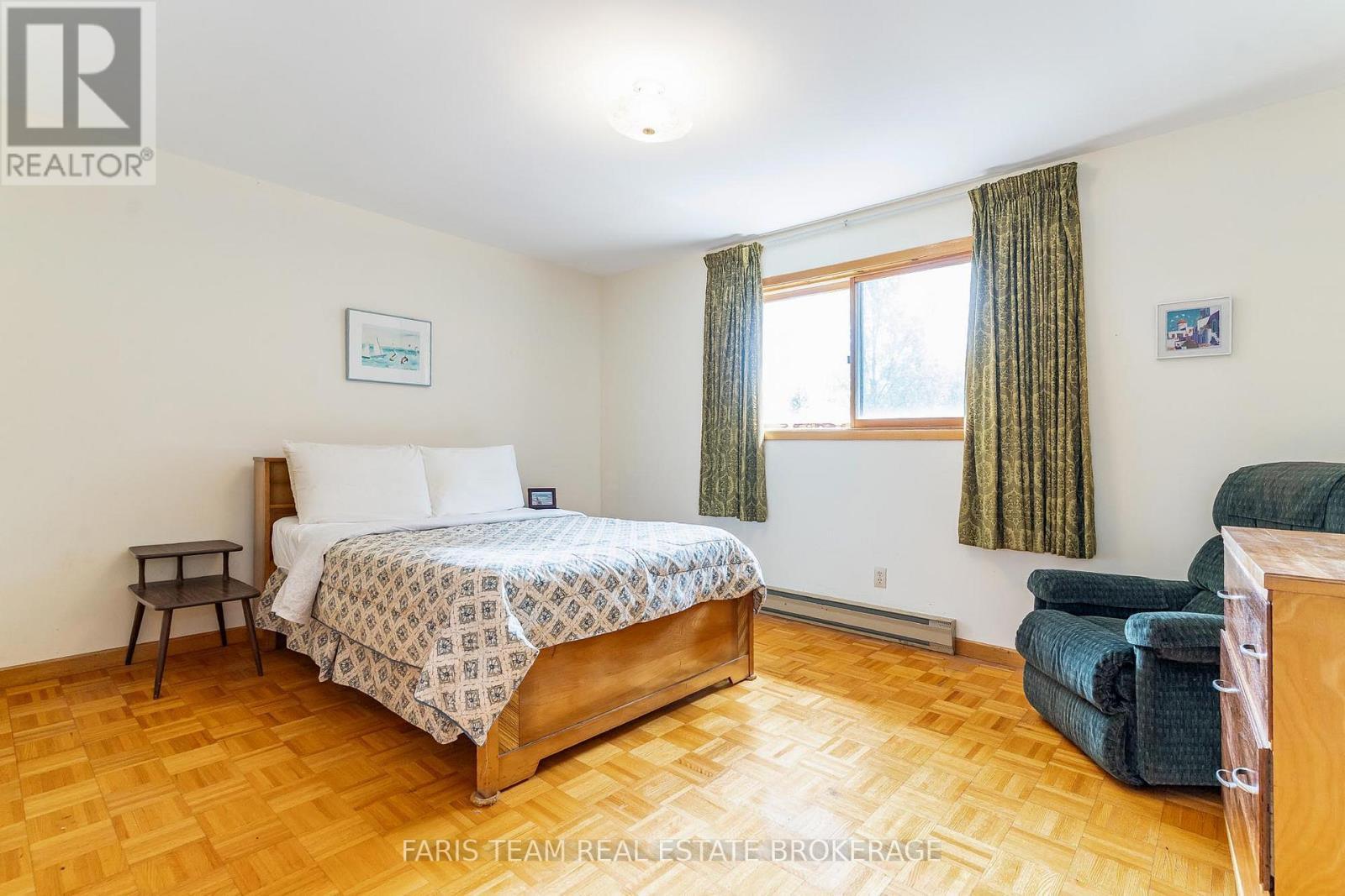 29 Lorrie Crescent, Tiny, Ontario  L0L 2T0 - Photo 19 - S12376628