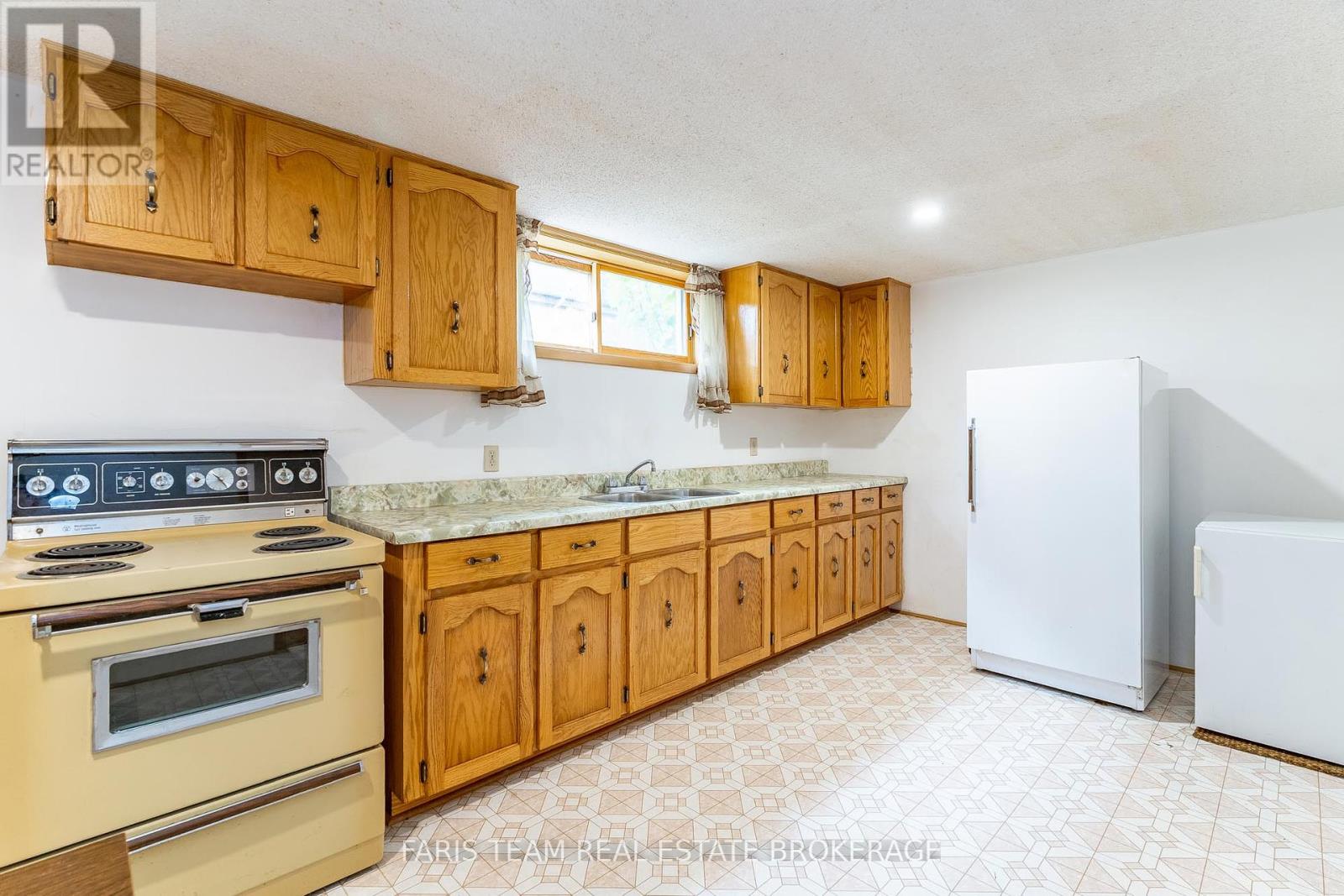 29 Lorrie Crescent, Tiny, Ontario  L0L 2T0 - Photo 25 - S12376628