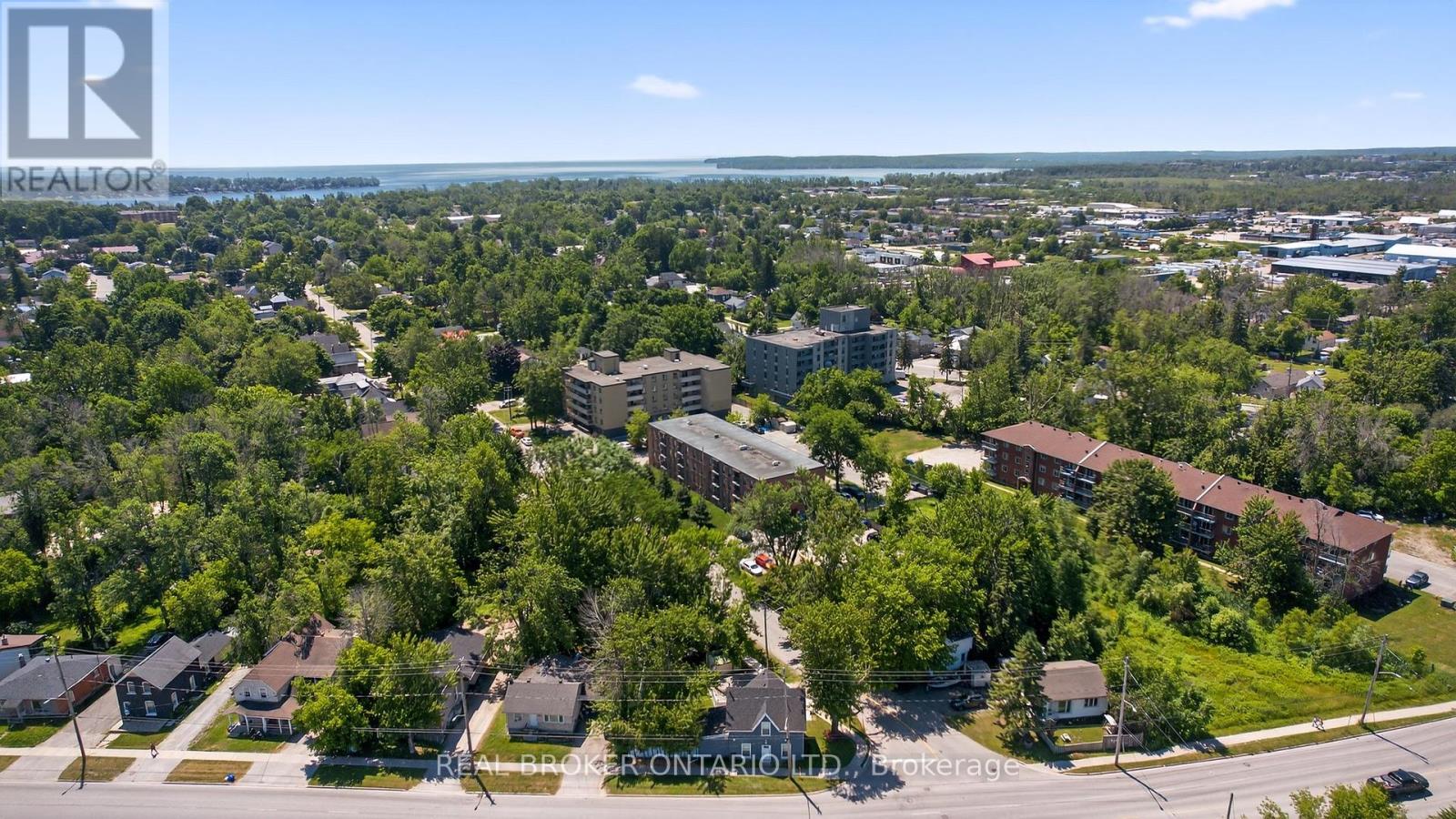 151 Atherley Road, Orillia, Ontario  L3V 1N5 - Photo 33 - S12376710