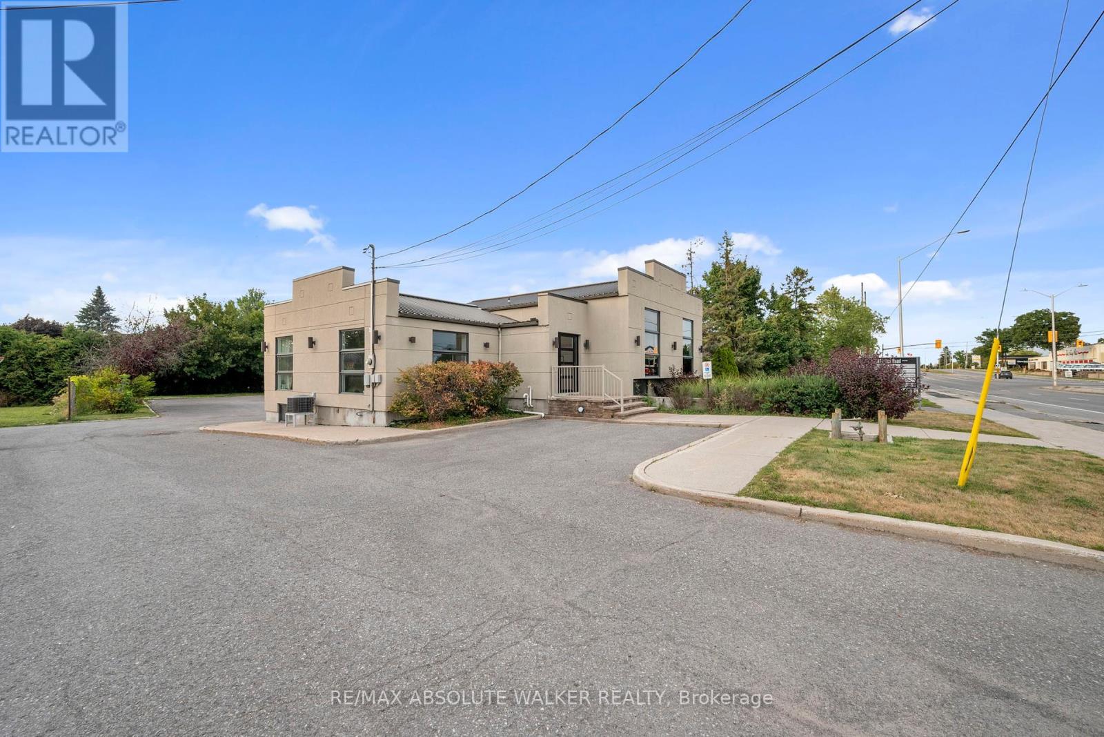 3591 Innes Road, Ottawa, Ontario  K1C 1T1 - Photo 17 - X12095741