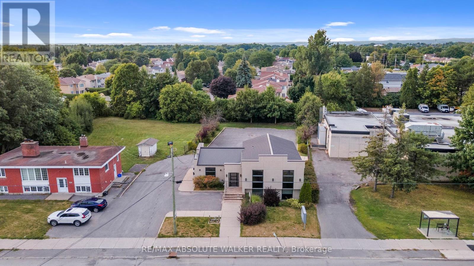 3591 Innes Road, Ottawa, Ontario  K1C 1T1 - Photo 2 - X12095741