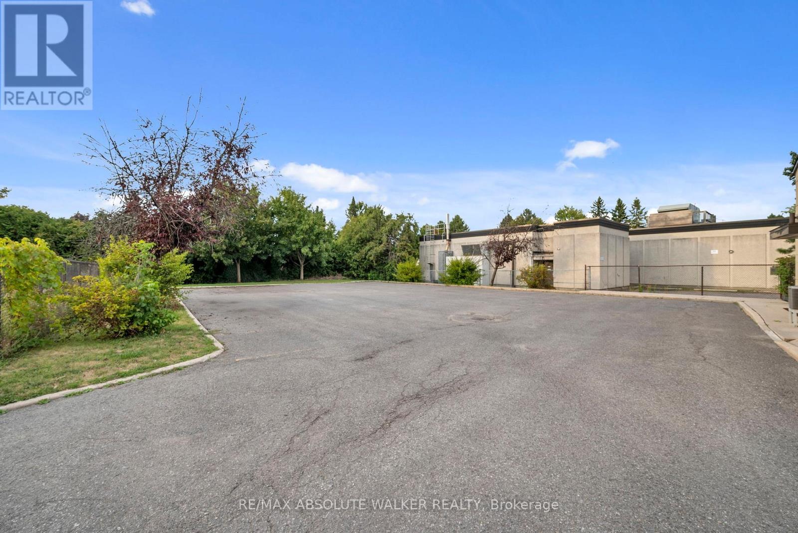3591 Innes Road, Ottawa, Ontario  K1C 1T1 - Photo 18 - X12095741
