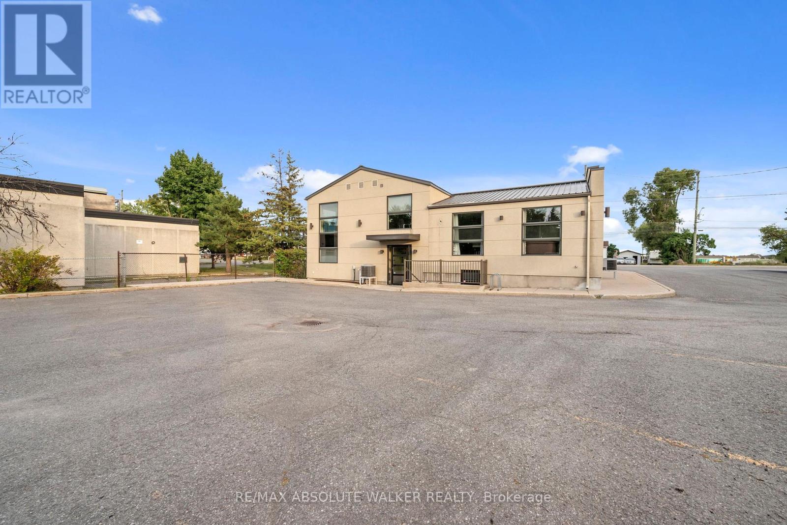 3591 Innes Road, Ottawa, Ontario  K1C 1T1 - Photo 21 - X12095741