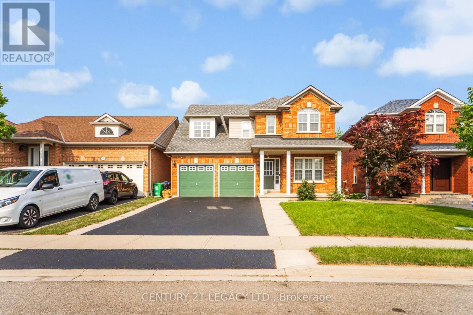 28 SUNNYBROOK CRESCENT, Brampton, Ontario