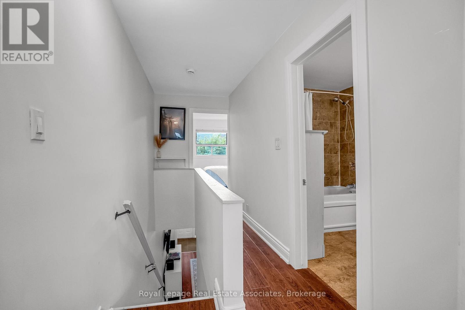 240 Sixth Street, Toronto (New Toronto), Ontario  M8V 3A7 - Photo 21 - W12376576