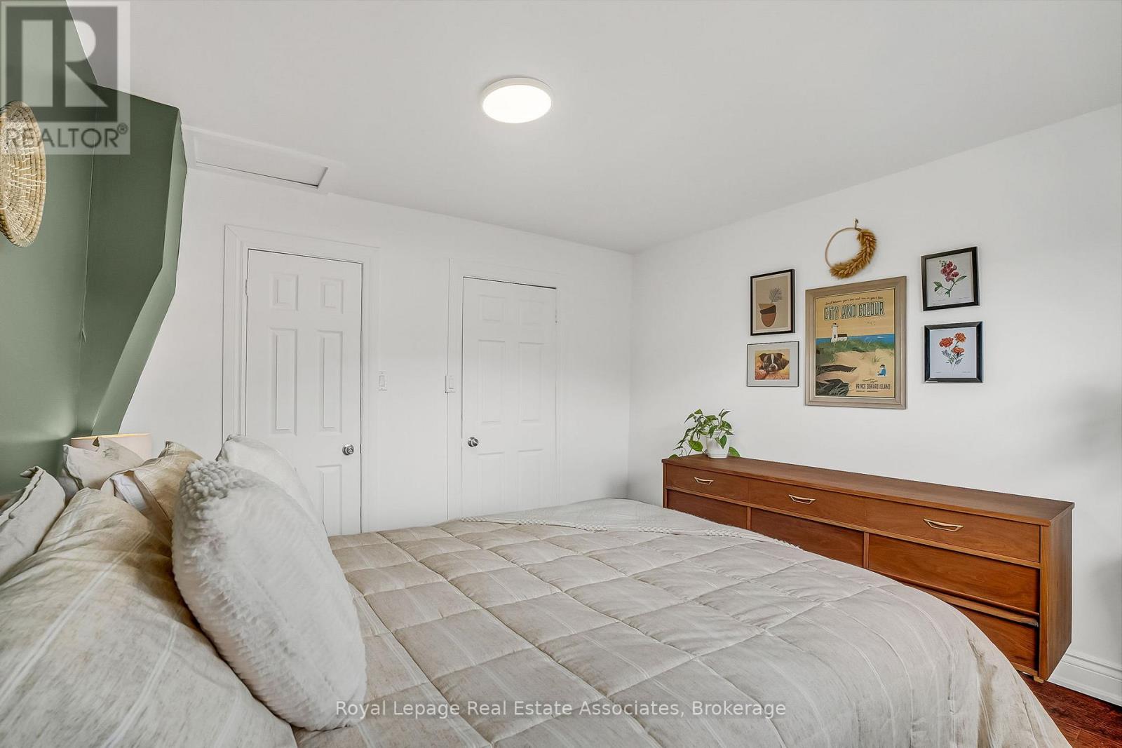 240 Sixth Street, Toronto (New Toronto), Ontario  M8V 3A7 - Photo 25 - W12376576