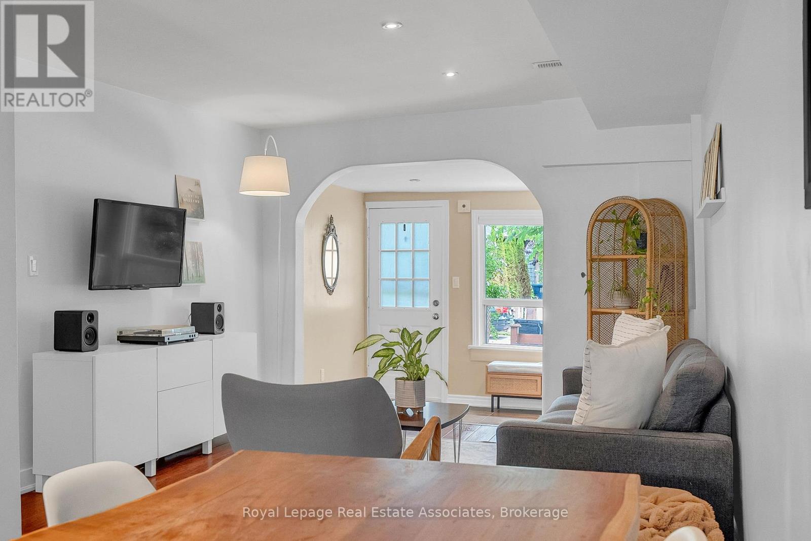 240 Sixth Street, Toronto (New Toronto), Ontario  M8V 3A7 - Photo 7 - W12376576