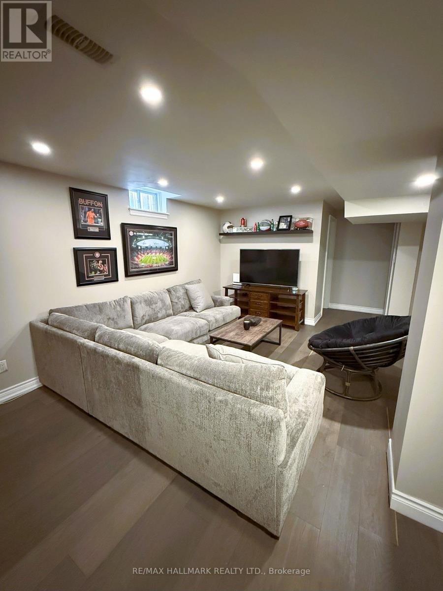 215 Queenslea Avenue S, Toronto (Humberlea-Pelmo Park), Ontario  M9N 3X5 - Photo 24 - W12376581