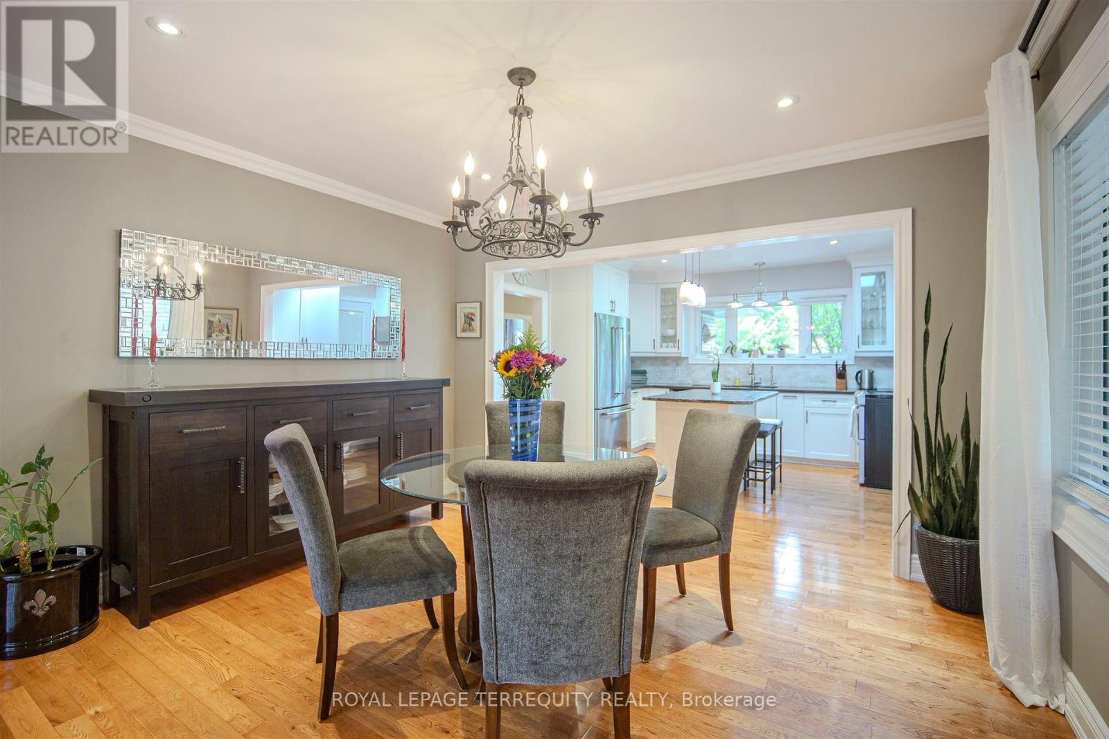 92 Saskatoon Drive, Toronto (Kingsview Village-The Westway), Ontario  M9P 2G4 - Photo 16 - W12376683