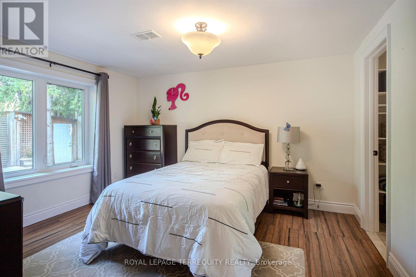 92 Saskatoon Drive, Toronto (Kingsview Village-The Westway), Ontario  M9P 2G4 - Photo 32 - W12376683