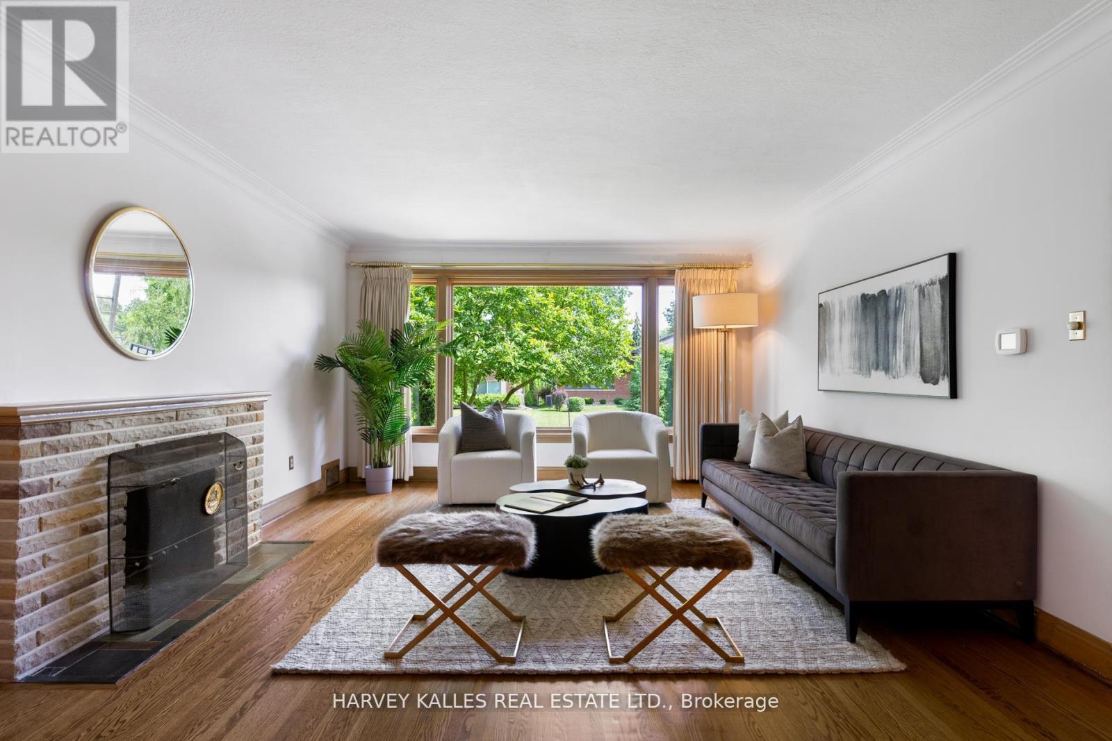Property at 10 NORTHOLT COURT image 4