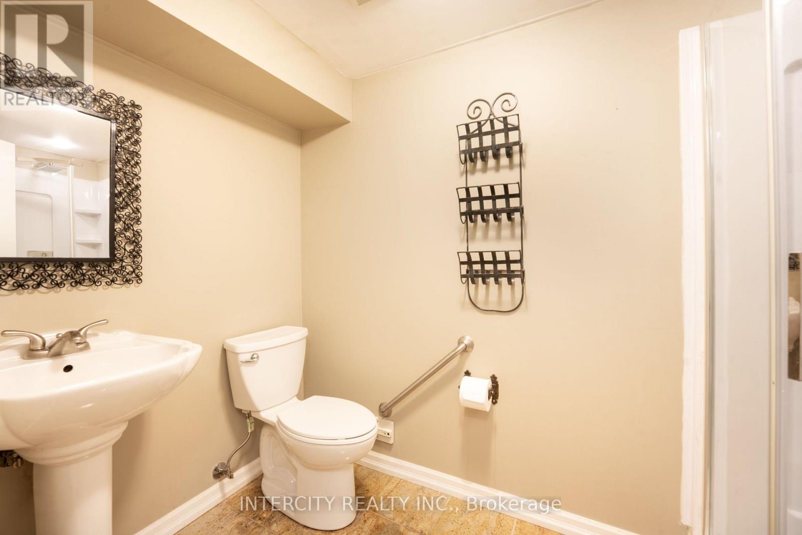 5409 Duchess Court, Burlington, Ontario  L7L 6Z4 - Photo 31 - W12376707