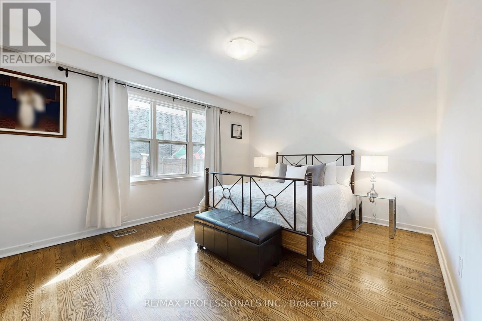 3 Hartsdale Drive, Toronto, Ontario  M9R 2S1 - Photo 17 - W12376746