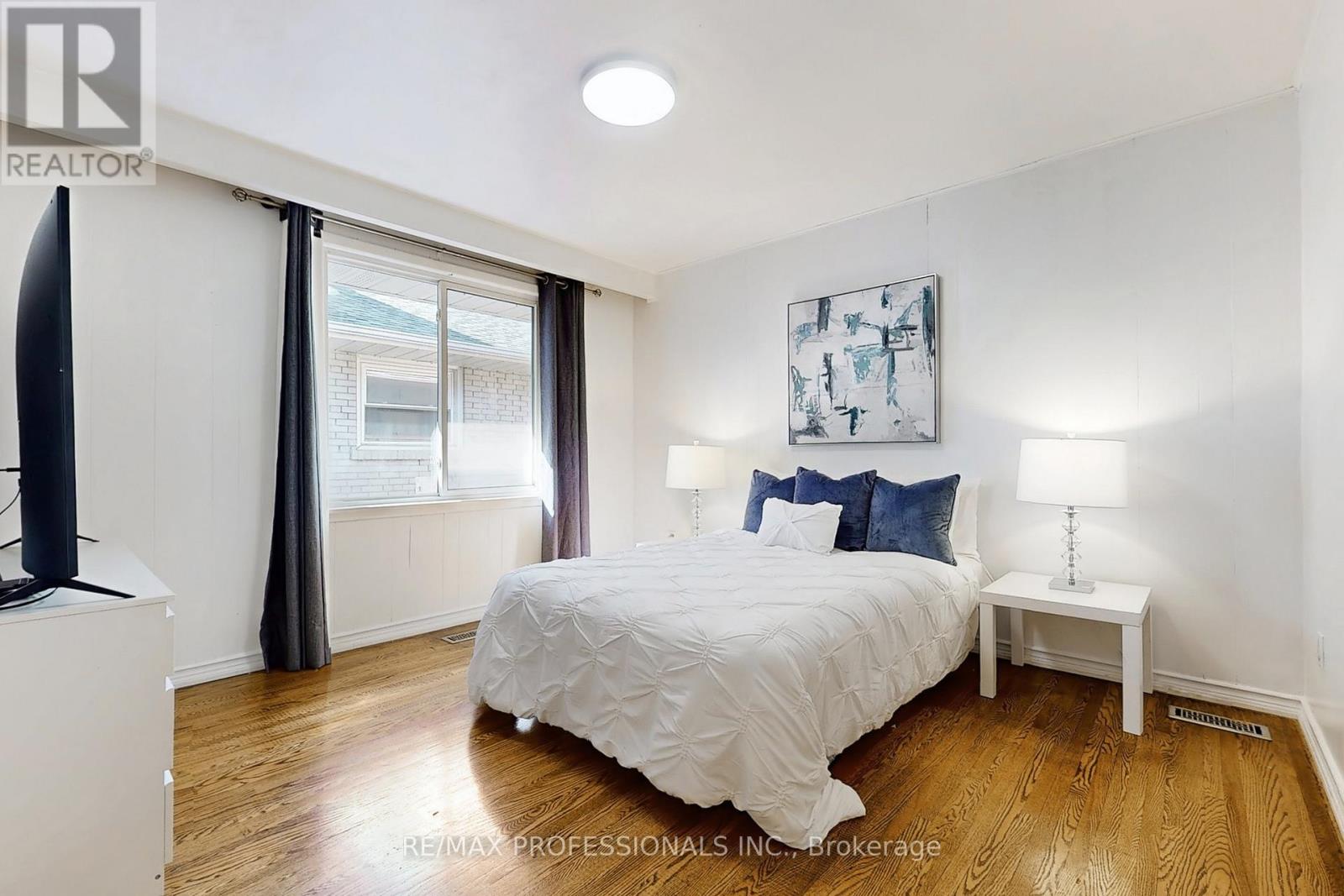 3 Hartsdale Drive, Toronto, Ontario  M9R 2S1 - Photo 20 - W12376746