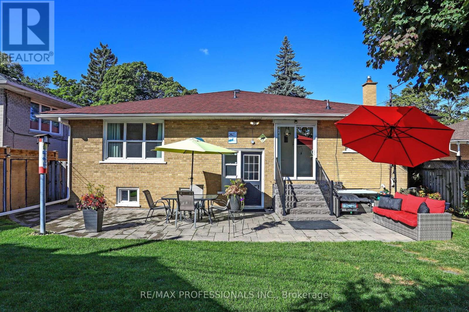 3 Hartsdale Drive, Toronto, Ontario  M9R 2S1 - Photo 35 - W12376746