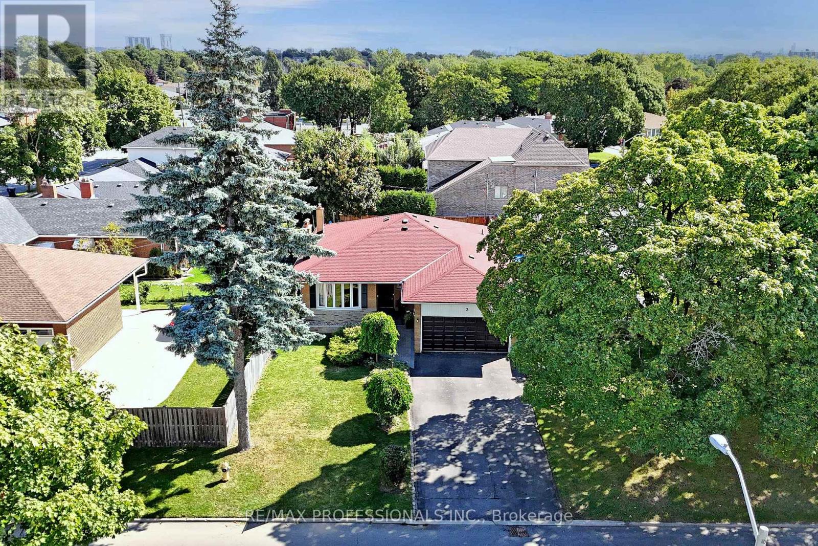3 Hartsdale Drive, Toronto, Ontario  M9R 2S1 - Photo 40 - W12376746