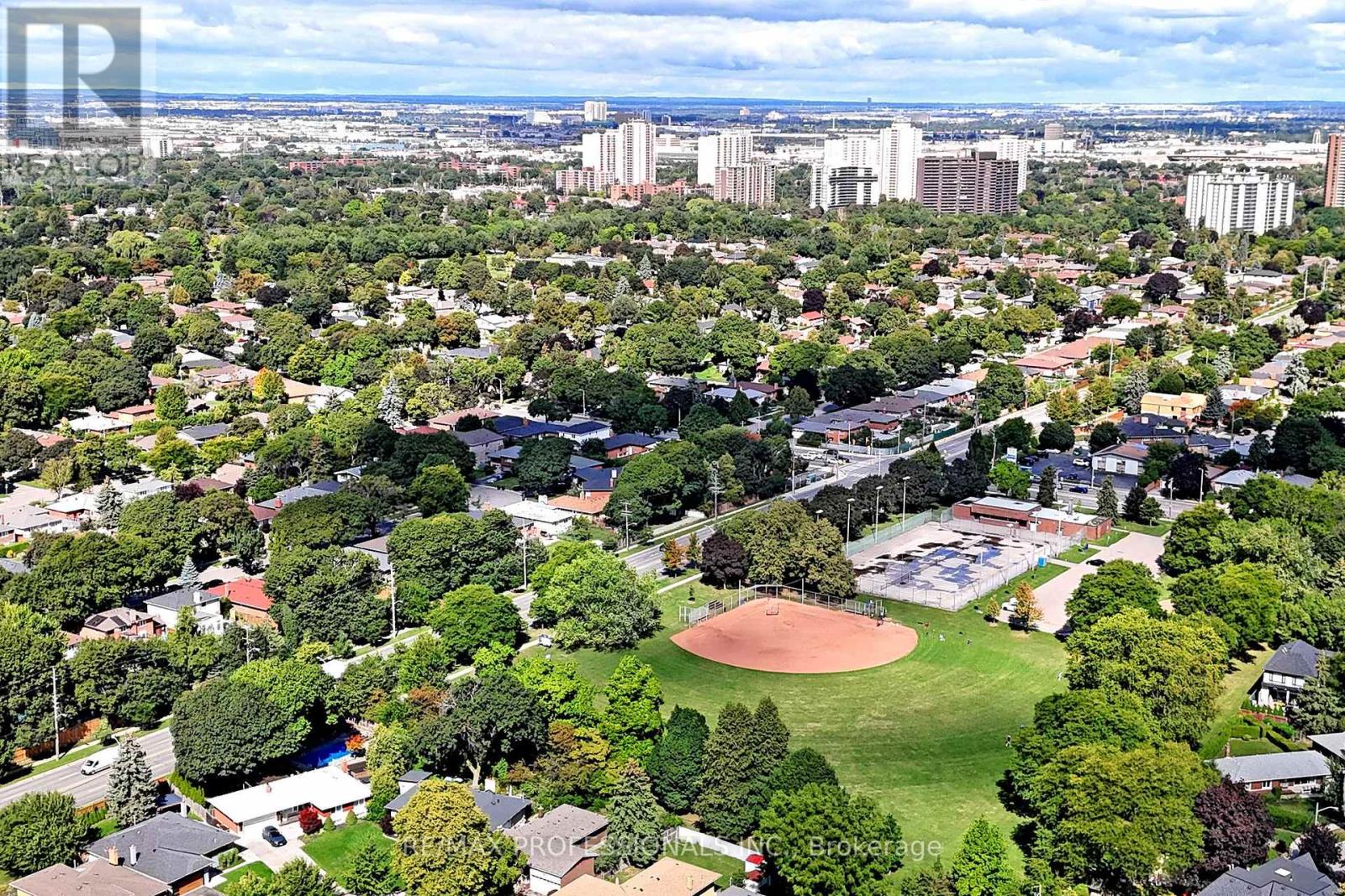 3 Hartsdale Drive, Toronto, Ontario  M9R 2S1 - Photo 42 - W12376746
