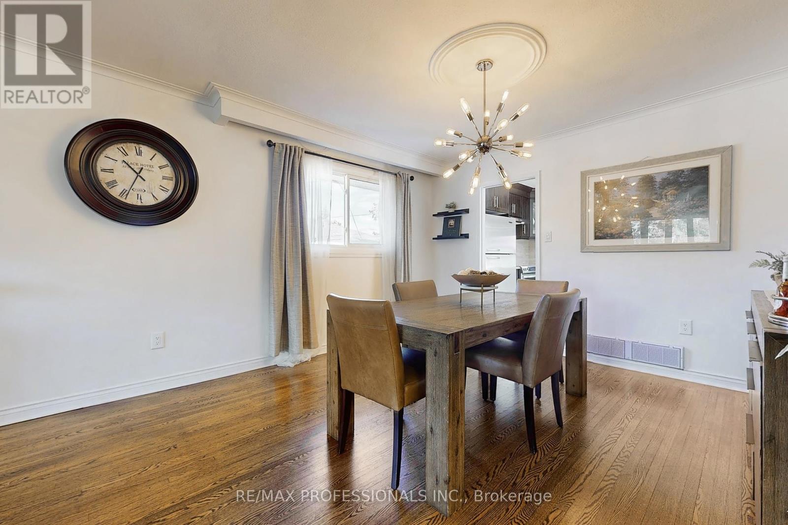 3 Hartsdale Drive, Toronto, Ontario  M9R 2S1 - Photo 9 - W12376746