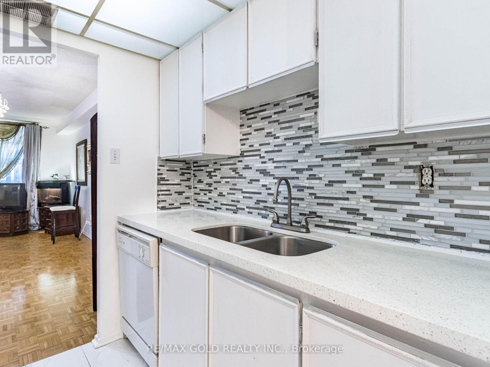 610 - 4 Lisa Street, Brampton, Ontario  L6T 4B6 - Photo 17 - W12376759