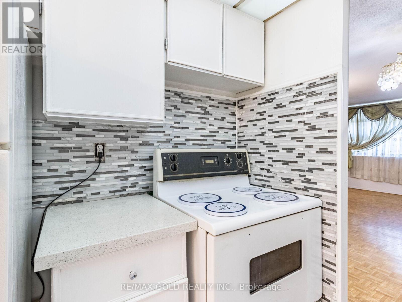610 - 4 Lisa Street, Brampton, Ontario  L6T 4B6 - Photo 18 - W12376759