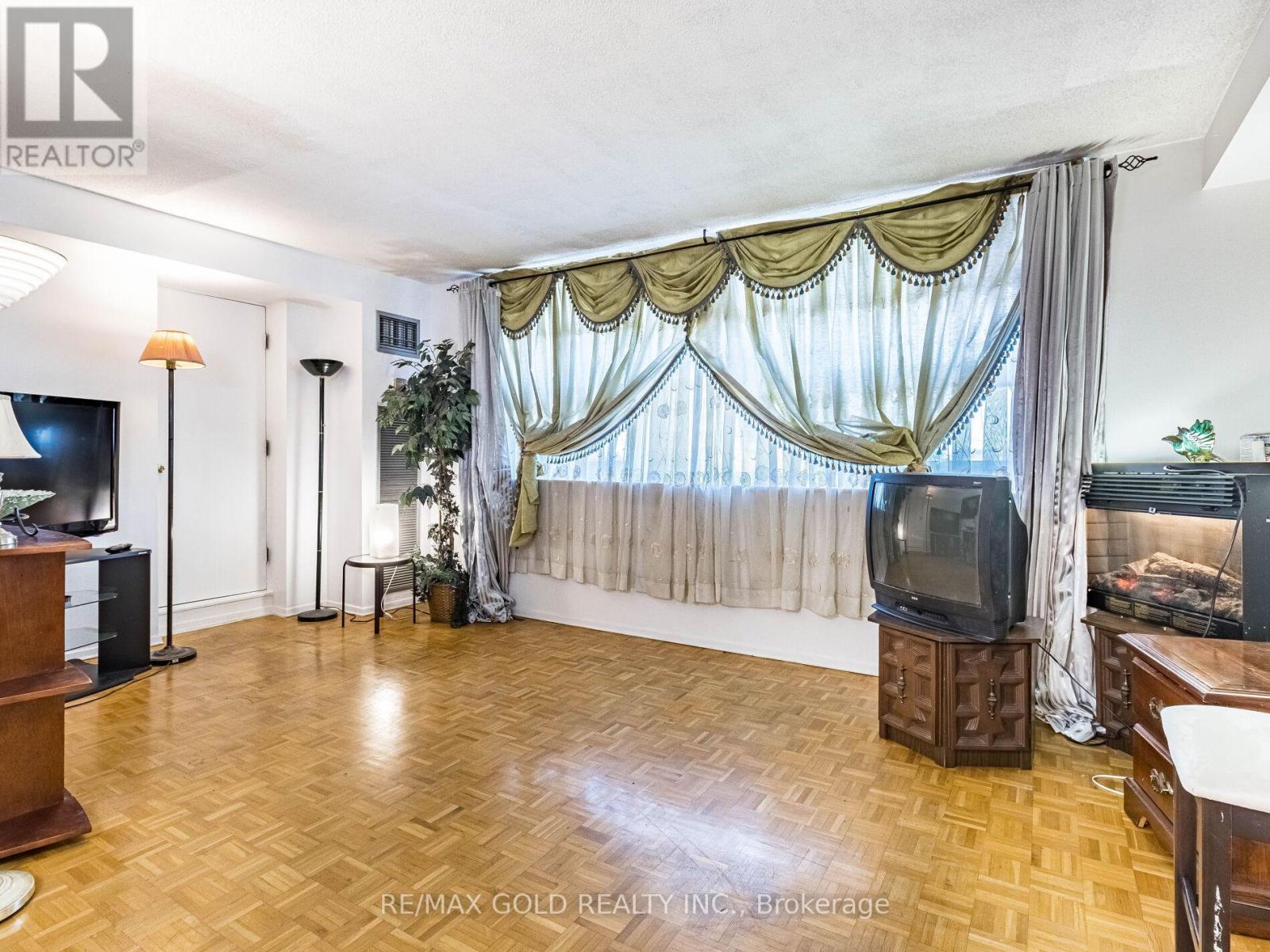 610 - 4 Lisa Street, Brampton, Ontario  L6T 4B6 - Photo 23 - W12376759