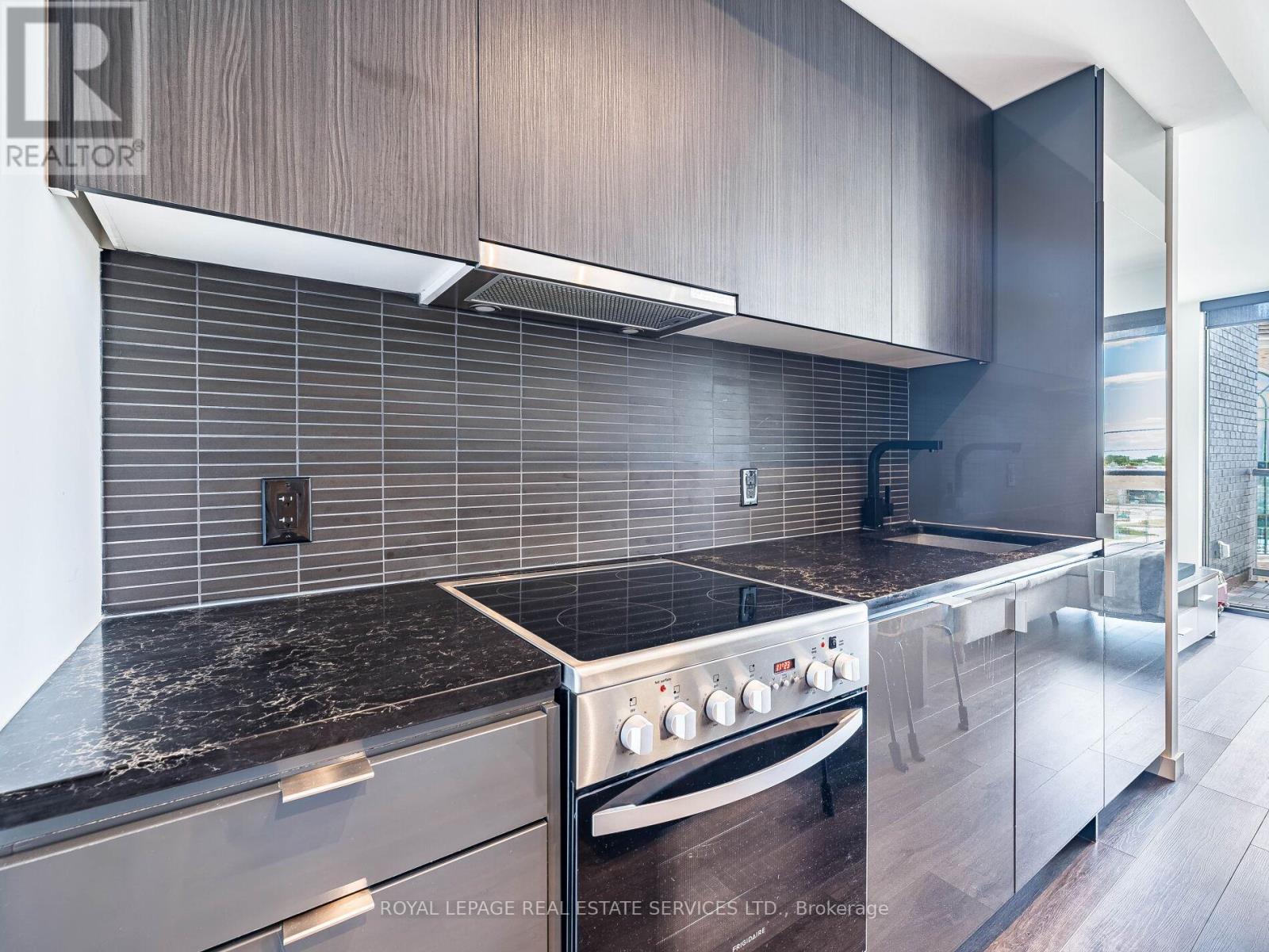 312 - 7 Smith Crescent, Toronto (Stonegate-Queensway), Ontario  M8Z 0Z3 - Photo 12 - W12376828