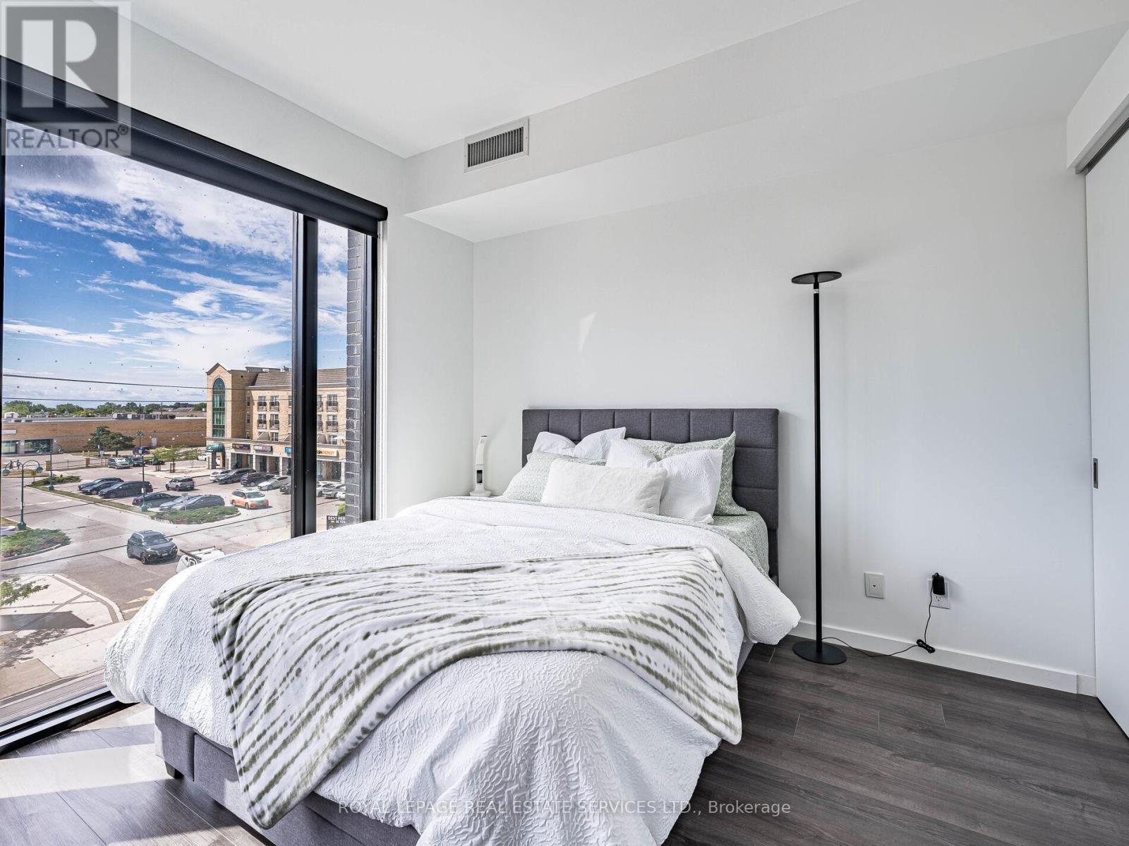 312 - 7 Smith Crescent, Toronto (Stonegate-Queensway), Ontario  M8Z 0Z3 - Photo 17 - W12376828