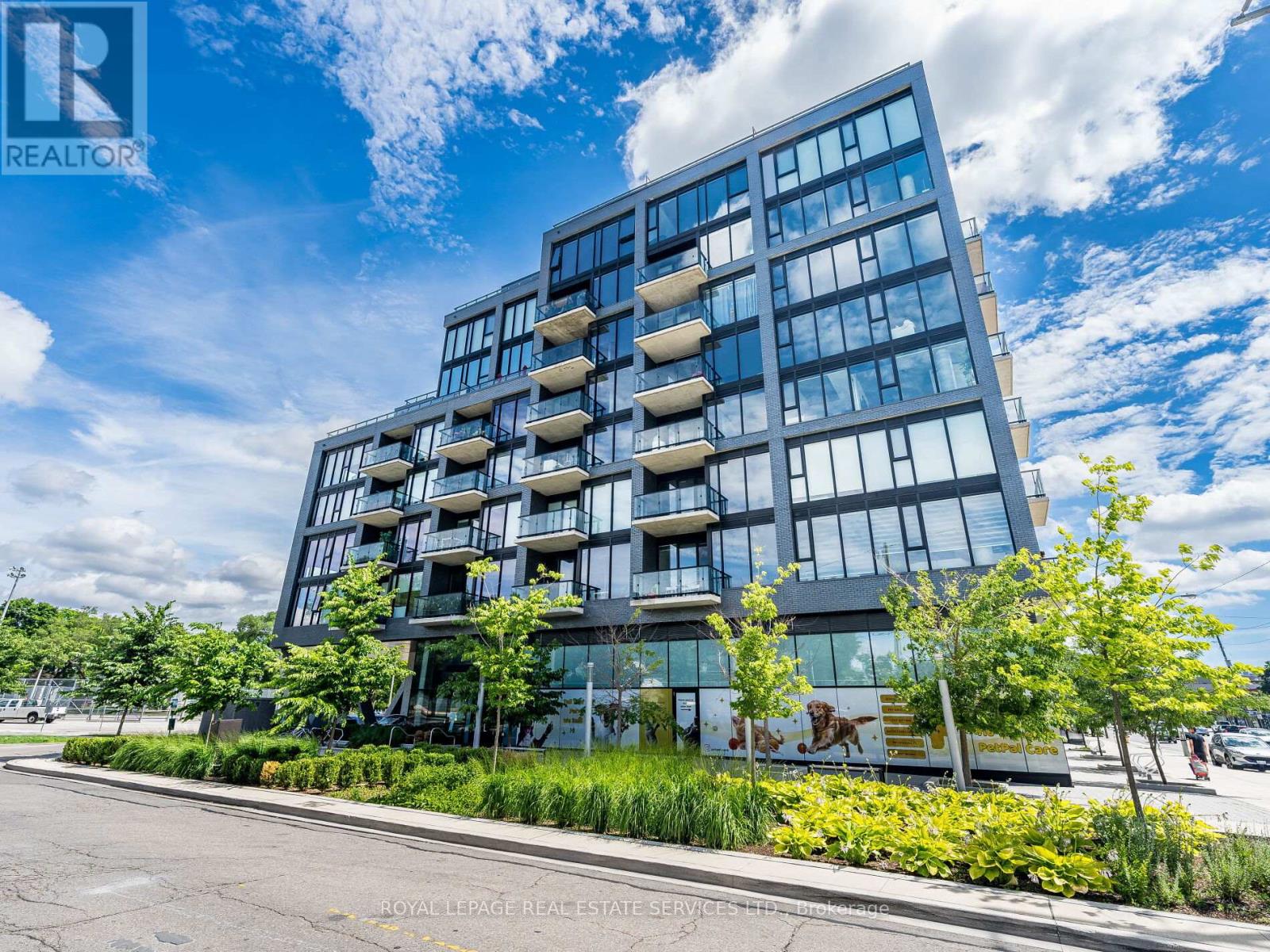 312 - 7 Smith Crescent, Toronto (Stonegate-Queensway), Ontario  M8Z 0Z3 - Photo 2 - W12376828