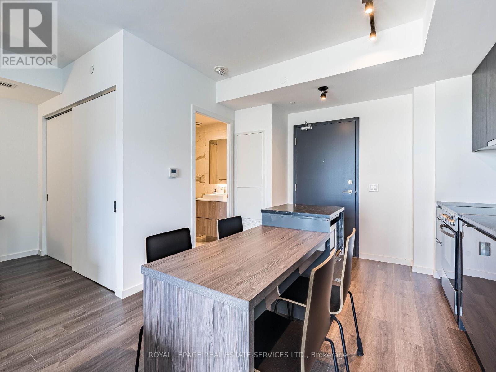 312 - 7 Smith Crescent, Toronto (Stonegate-Queensway), Ontario  M8Z 0Z3 - Photo 8 - W12376828
