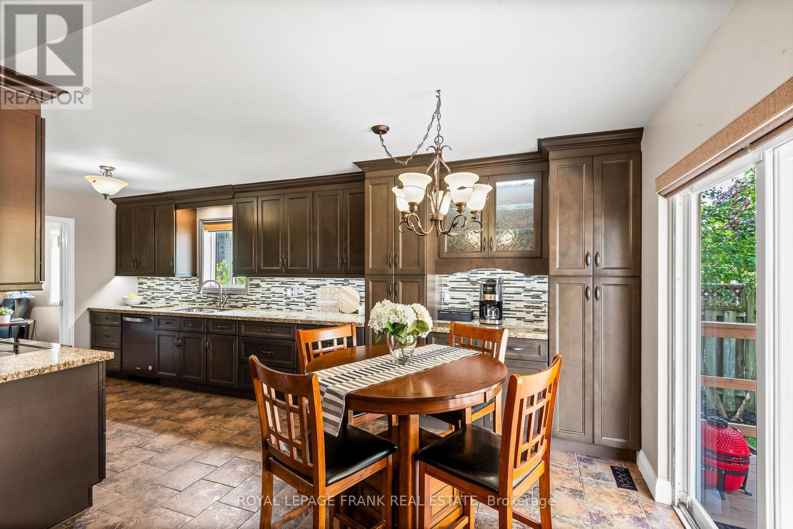 8 Brookside Street, Cavan Monaghan, Ontario  L0A 1G0 - Photo 11 - X12377016