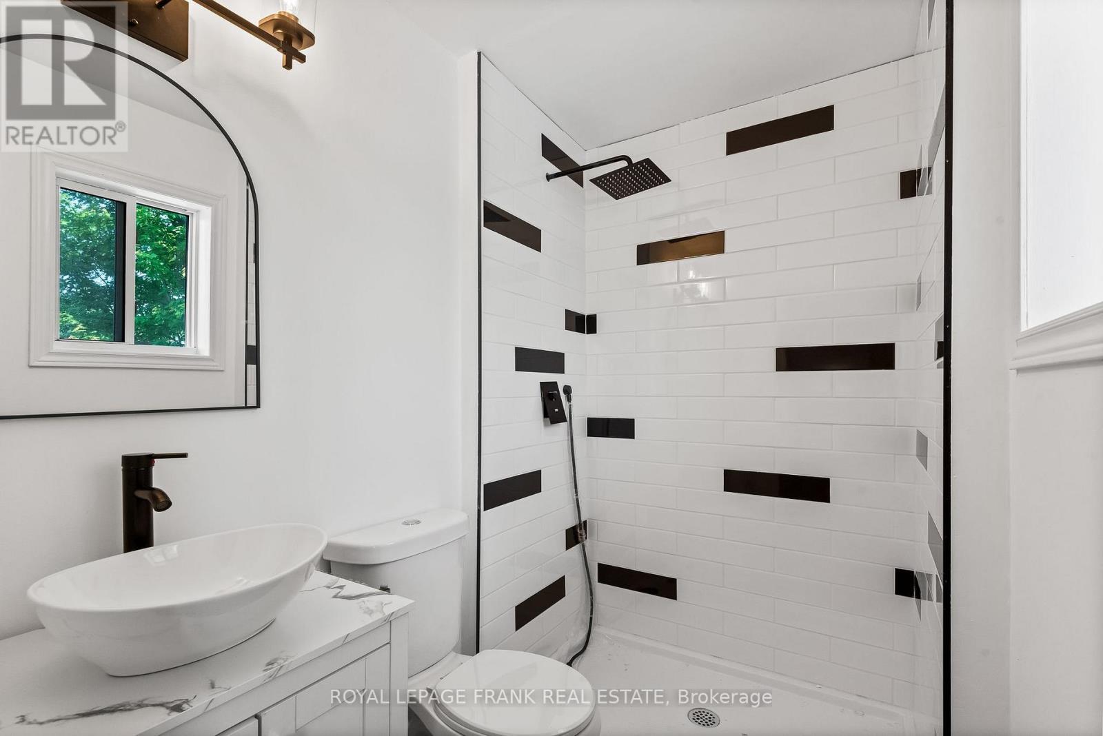 8 Brookside Street, Cavan Monaghan, Ontario  L0A 1G0 - Photo 16 - X12377016