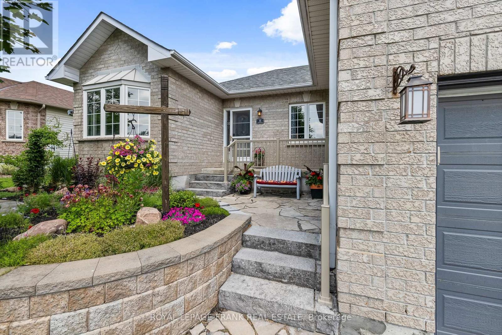 8 Brookside Street, Cavan Monaghan, Ontario  L0A 1G0 - Photo 3 - X12377016