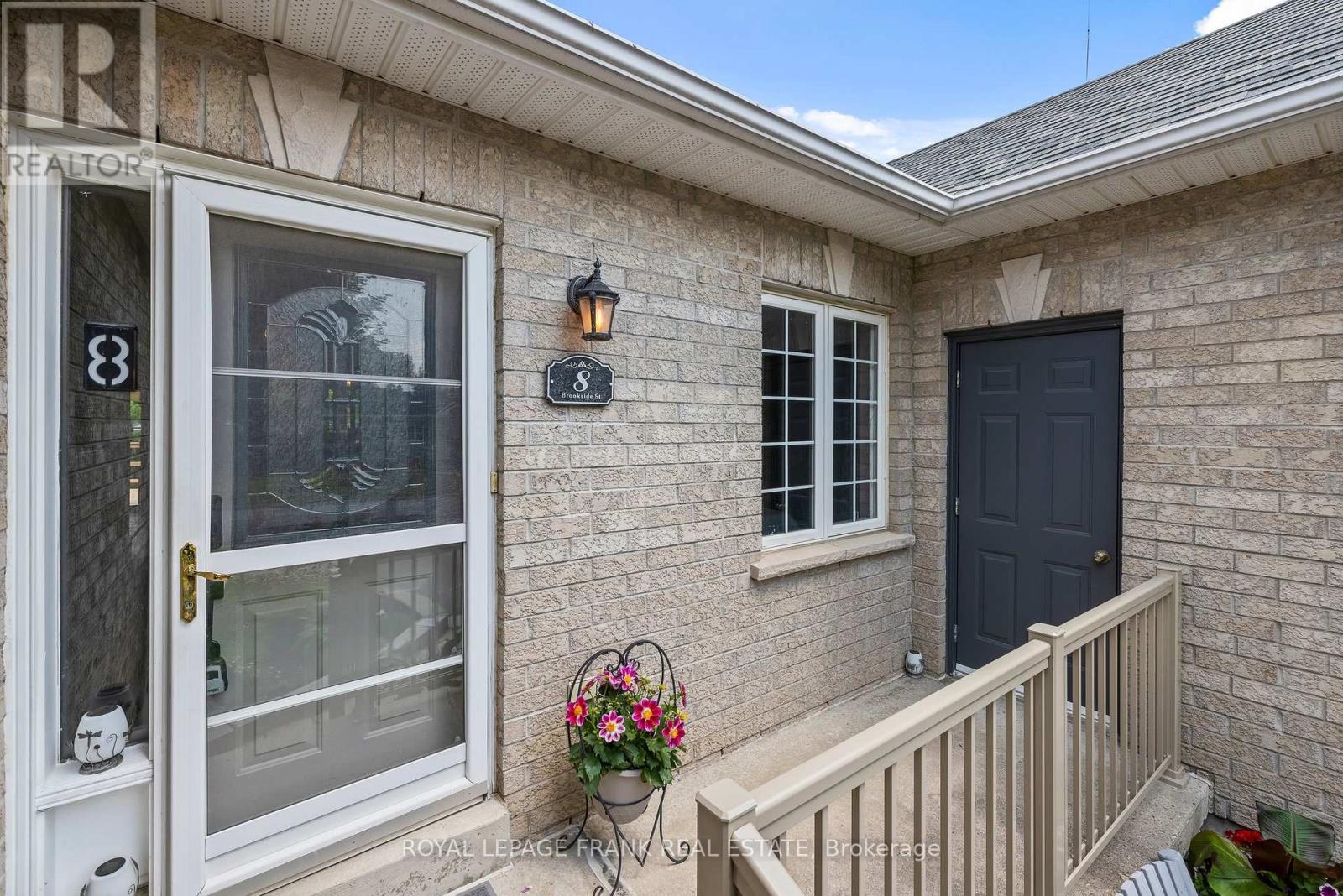 8 Brookside Street, Cavan Monaghan, Ontario  L0A 1G0 - Photo 4 - X12377016