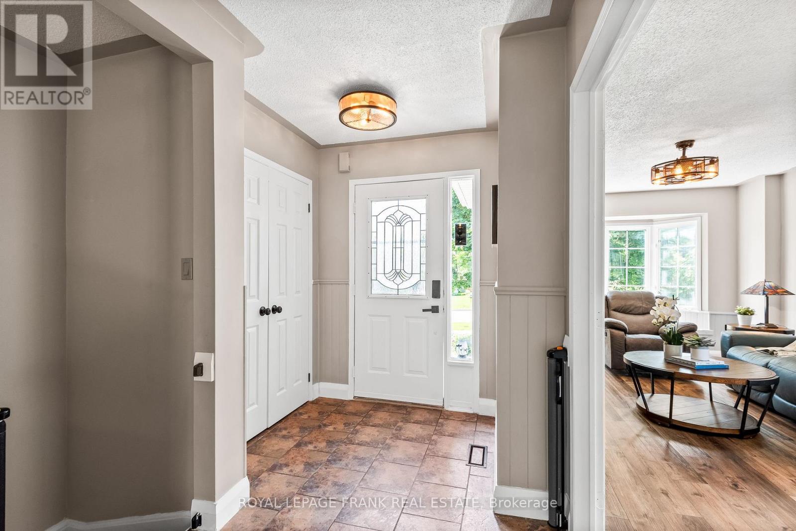 8 Brookside Street, Cavan Monaghan, Ontario  L0A 1G0 - Photo 6 - X12377016