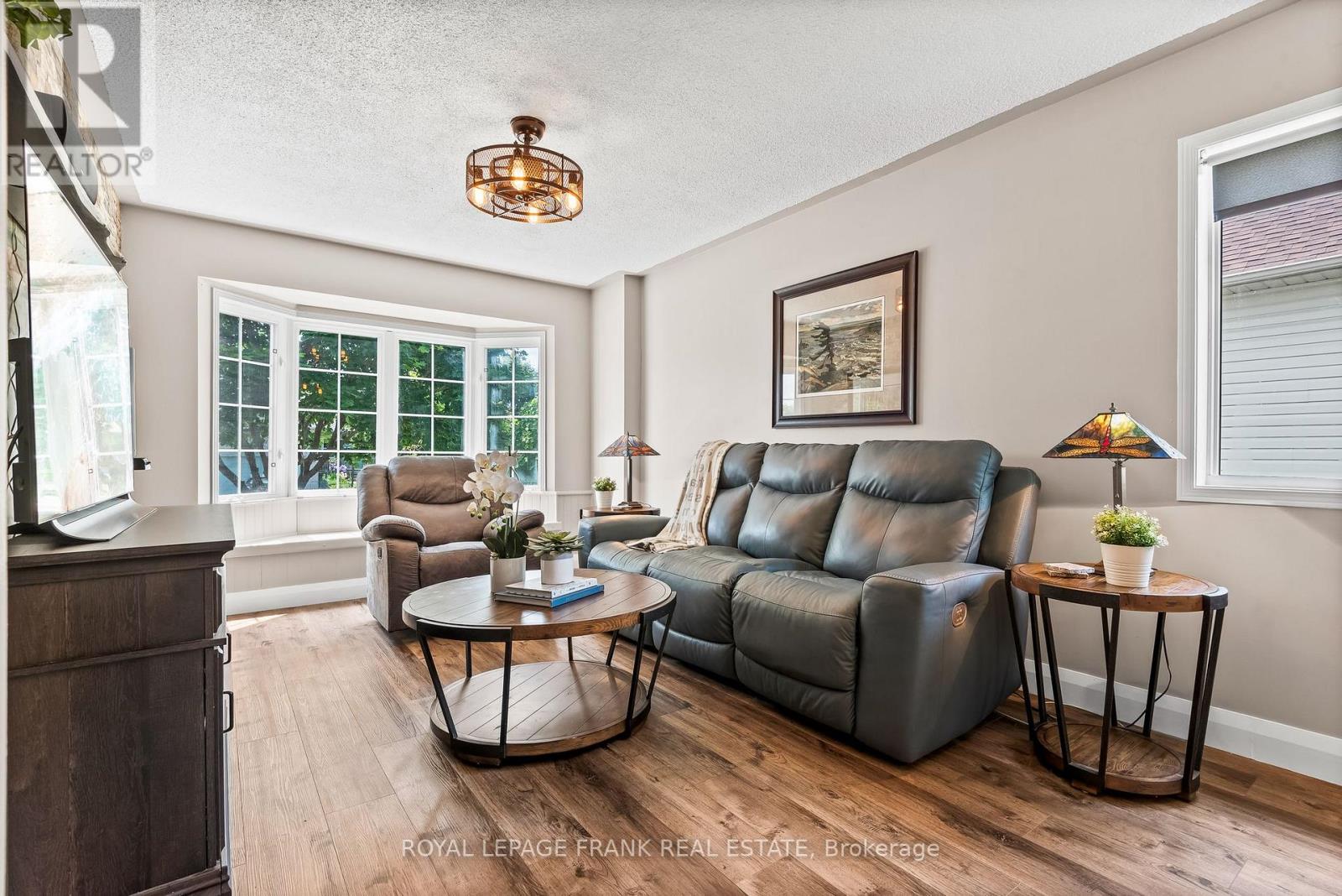 8 Brookside Street, Cavan Monaghan, Ontario  L0A 1G0 - Photo 7 - X12377016