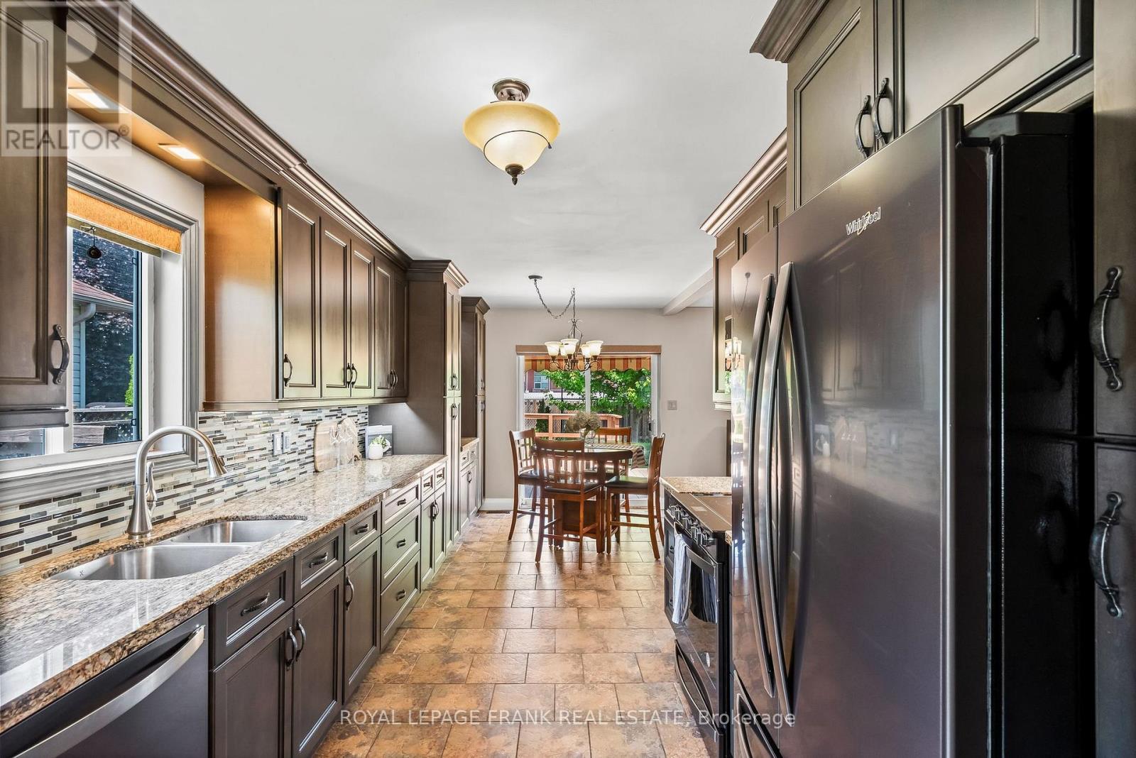 8 Brookside Street, Cavan Monaghan, Ontario  L0A 1G0 - Photo 9 - X12377016