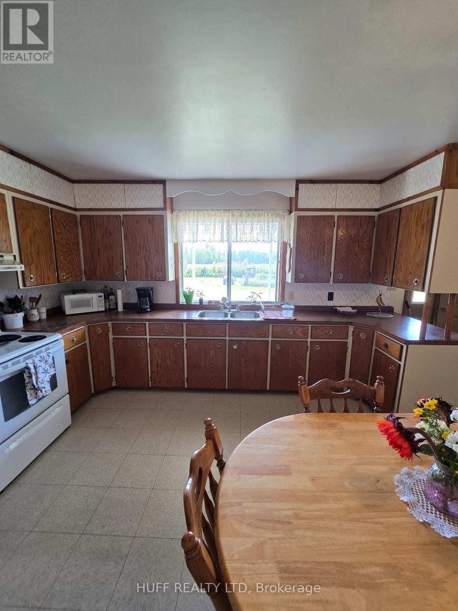 354411 624 Highway, Englehart, Ontario  P0J 1H0 - Photo 11 - T12377034