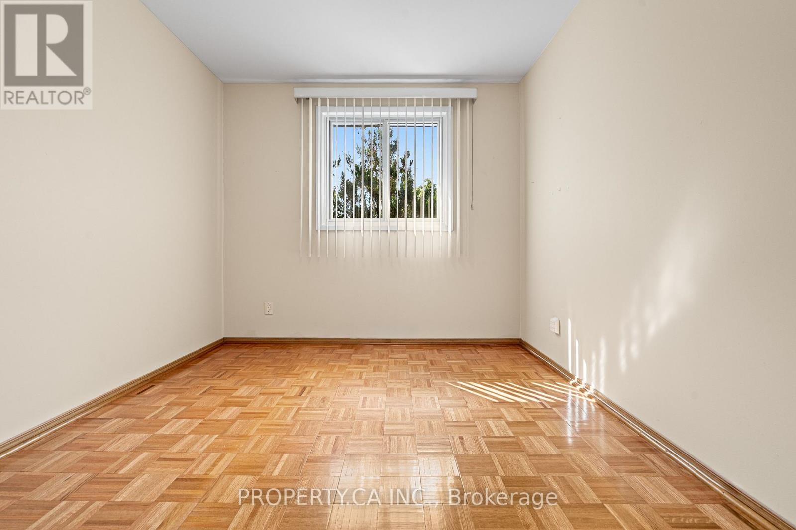 37 Black Hawk Way, Toronto, Ontario  M2R 3L5 - Photo 16 - C12376886