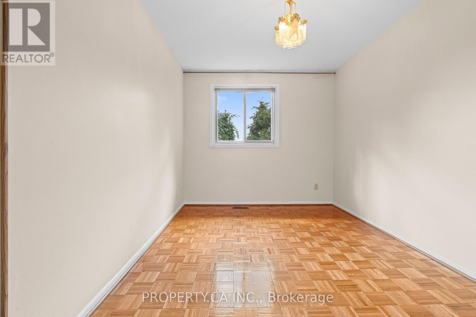 37 Black Hawk Way, Toronto, Ontario  M2R 3L5 - Photo 18 - C12376886