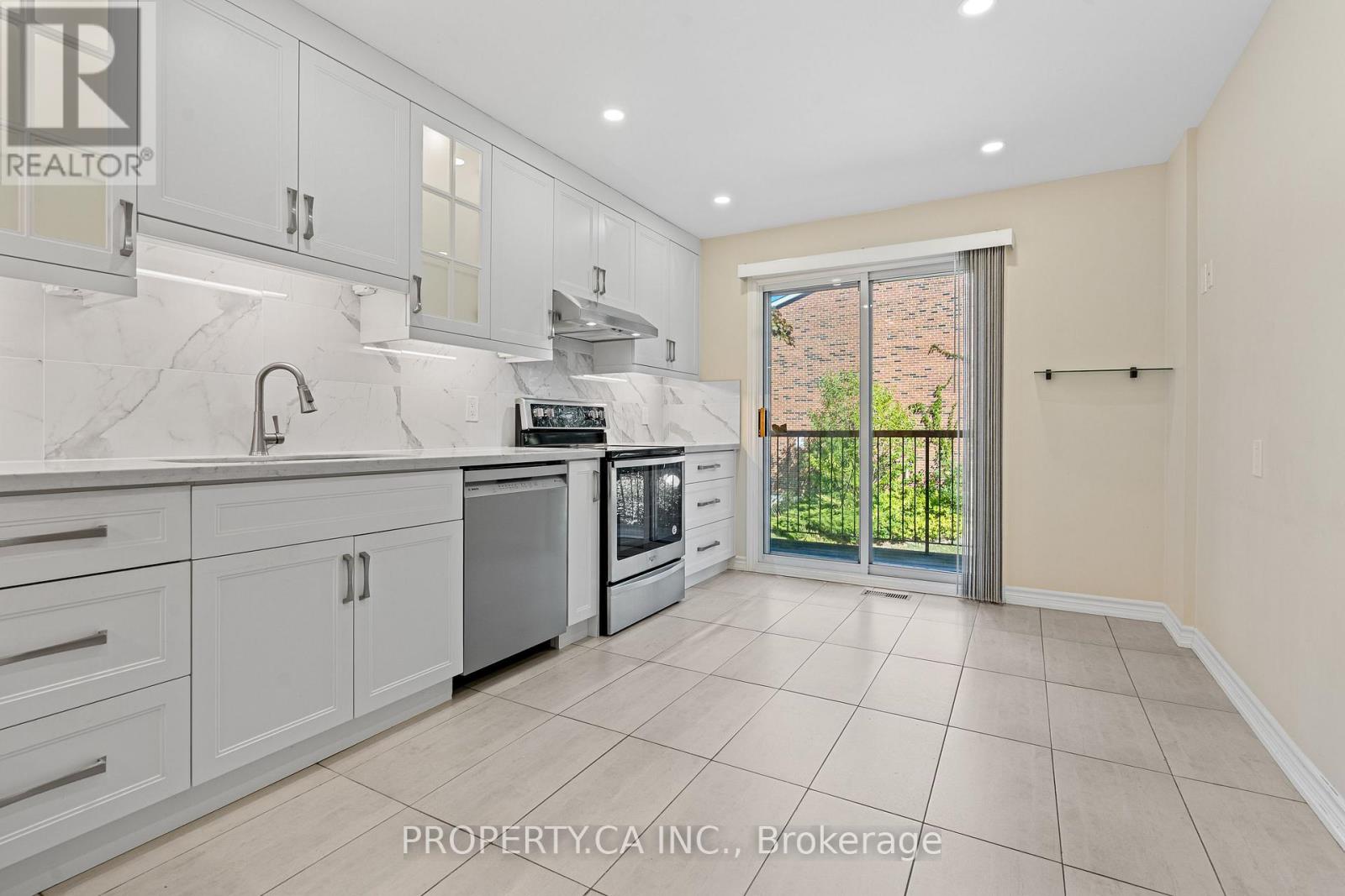Property at 37 BLACK HAWK WAY image 5