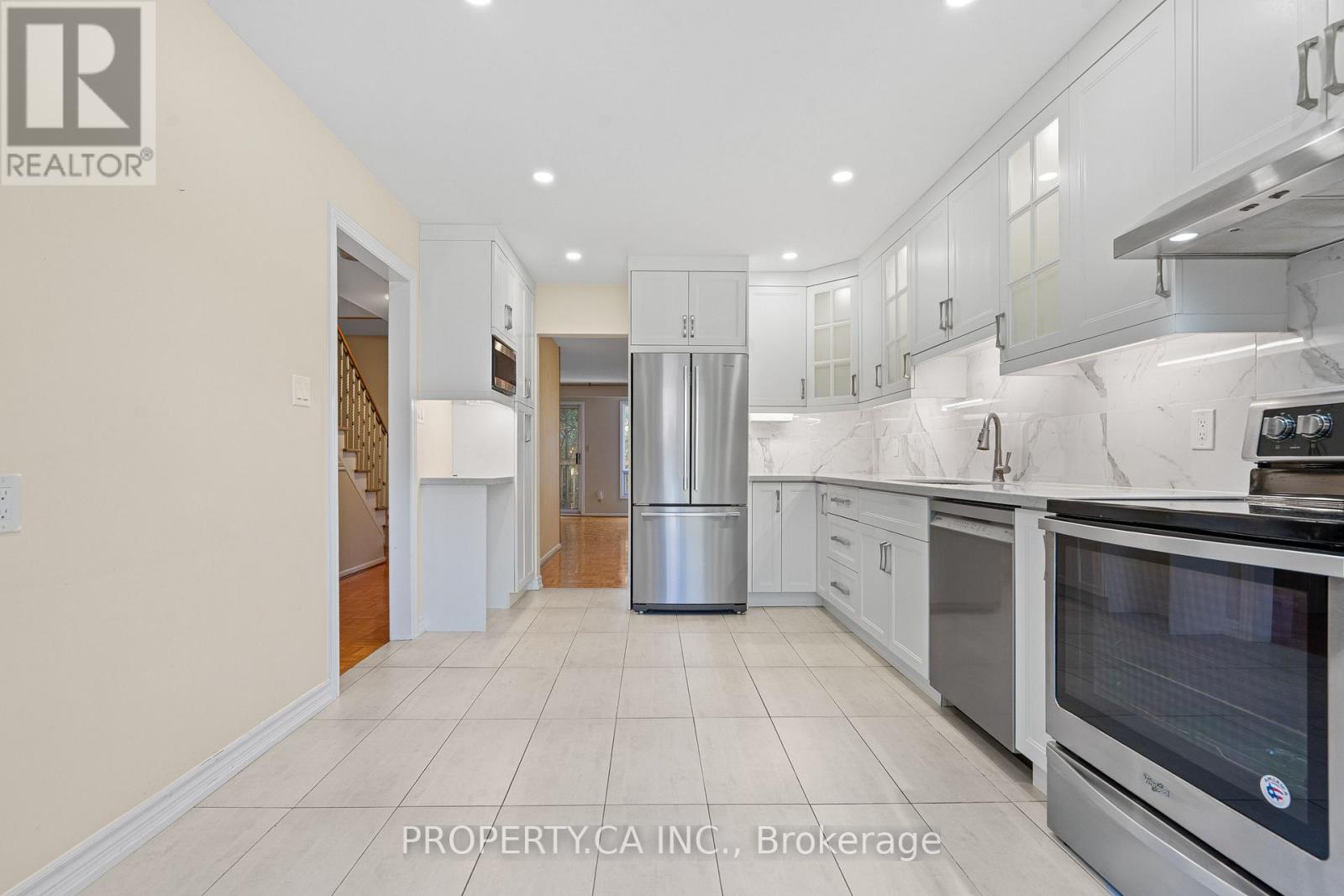 37 Black Hawk Way, Toronto, Ontario  M2R 3L5 - Photo 6 - C12376886