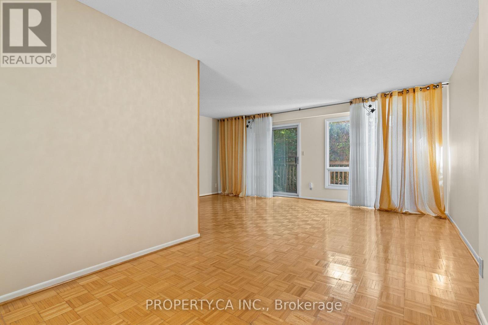 37 Black Hawk Way, Toronto, Ontario  M2R 3L5 - Photo 8 - C12376886