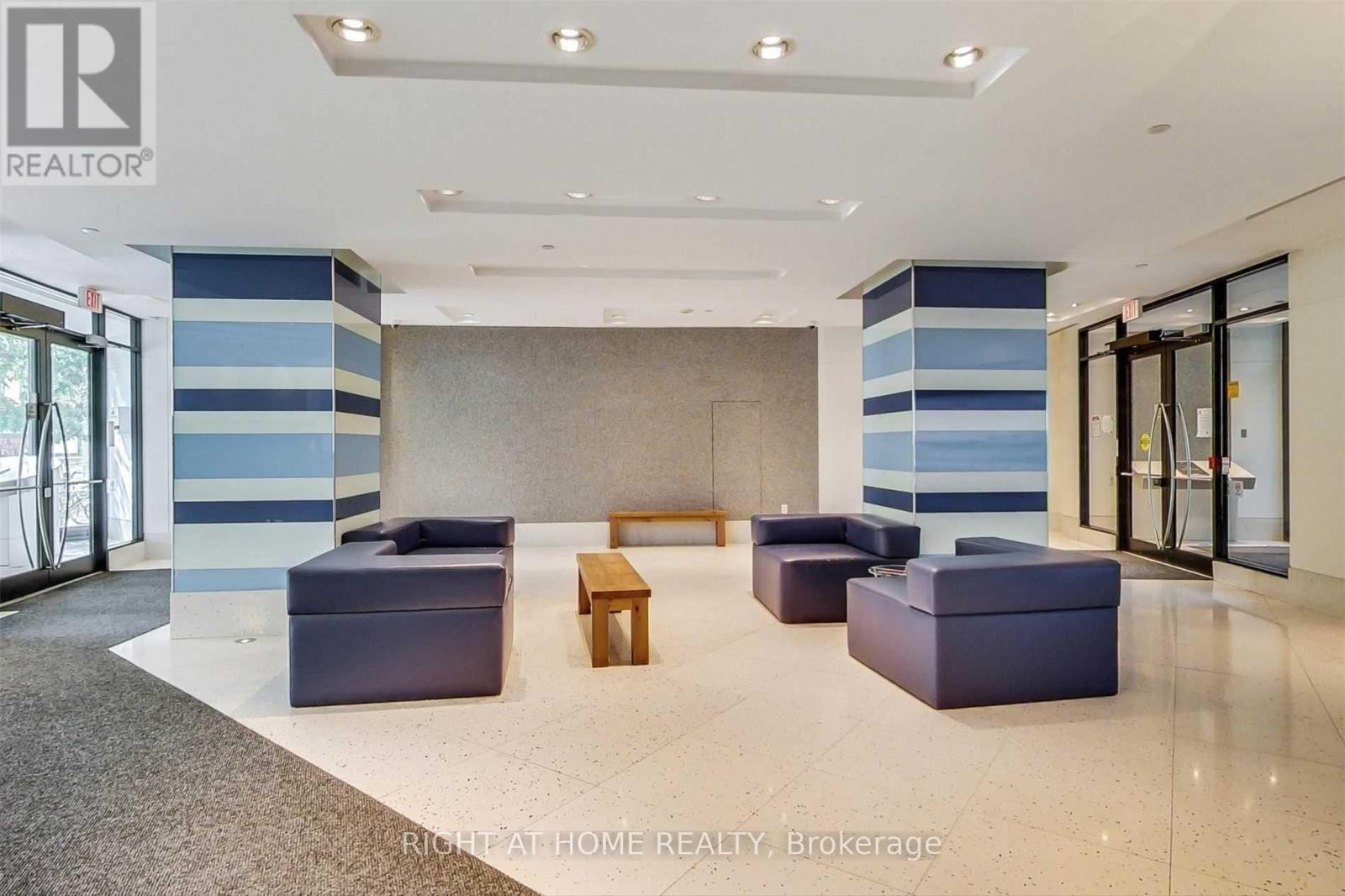 734 - 600 Fleet Street, Toronto, Ontario  M5V 1B7 - Photo 3 - C12376918
