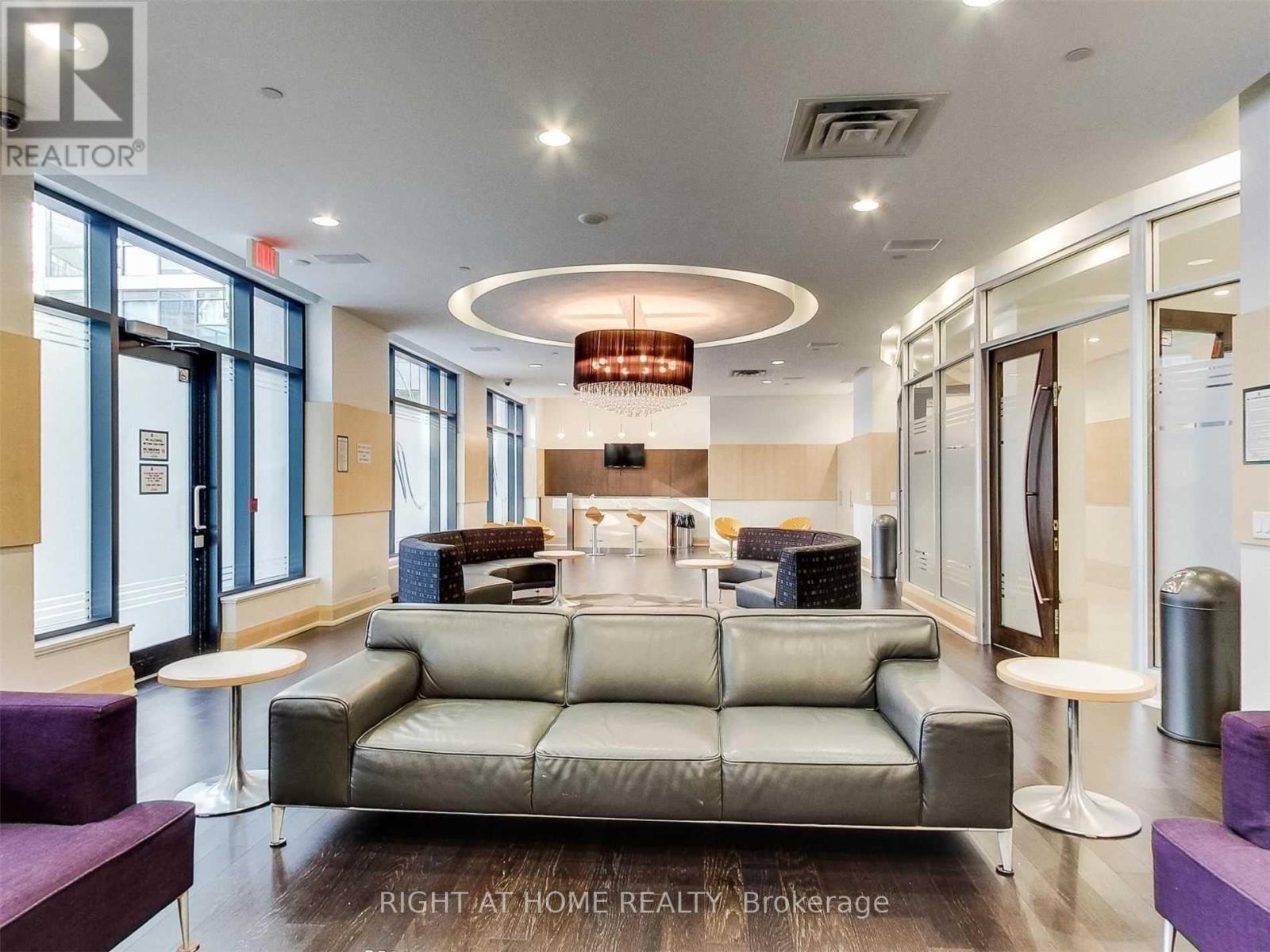 734 - 600 Fleet Street, Toronto, Ontario  M5V 1B7 - Photo 4 - C12376918