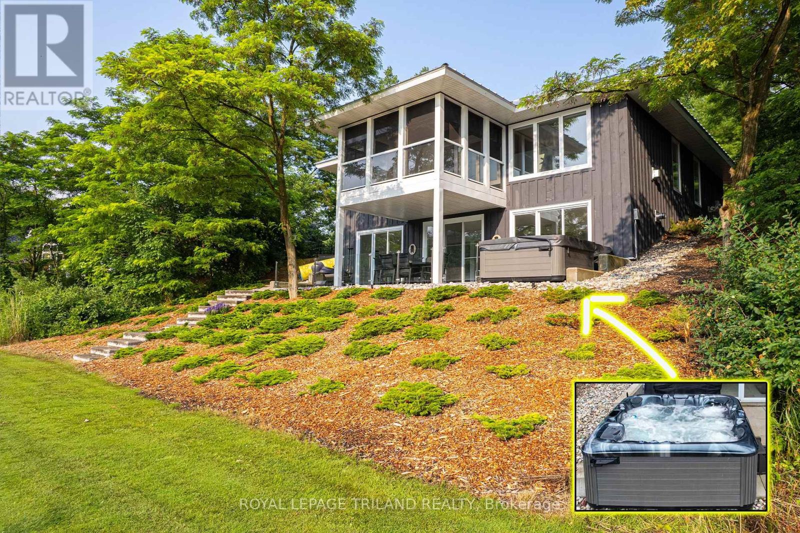10099 Jennison Crescent, Lambton Shores, Ontario  N0M 1T0 - Photo 11 - X12377043