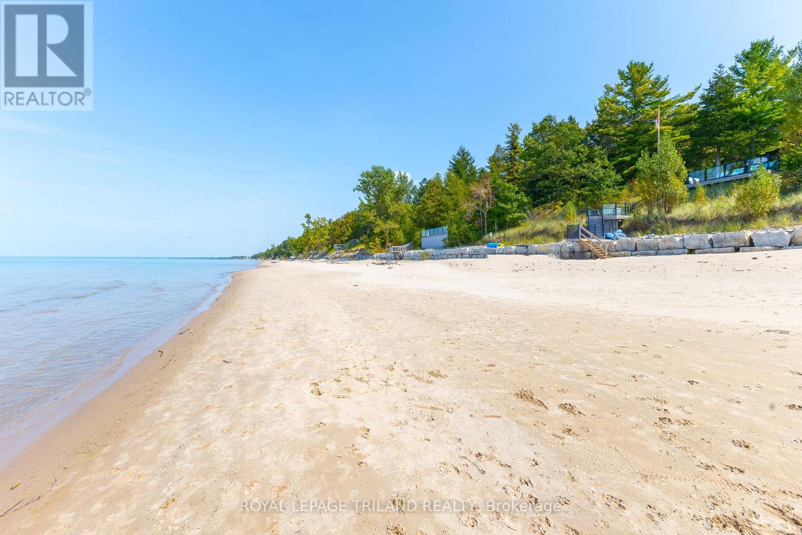 10099 Jennison Crescent, Lambton Shores, Ontario  N0M 1T0 - Photo 50 - X12377043