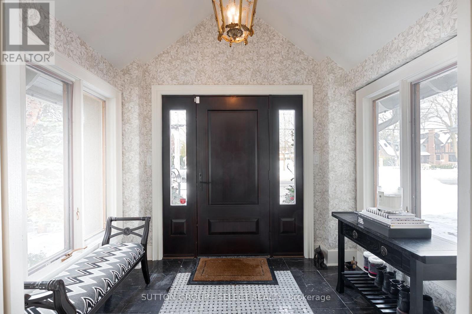 427 Regent Street, London East, Ontario  N5Y 4H1 - Photo 3 - X12377051