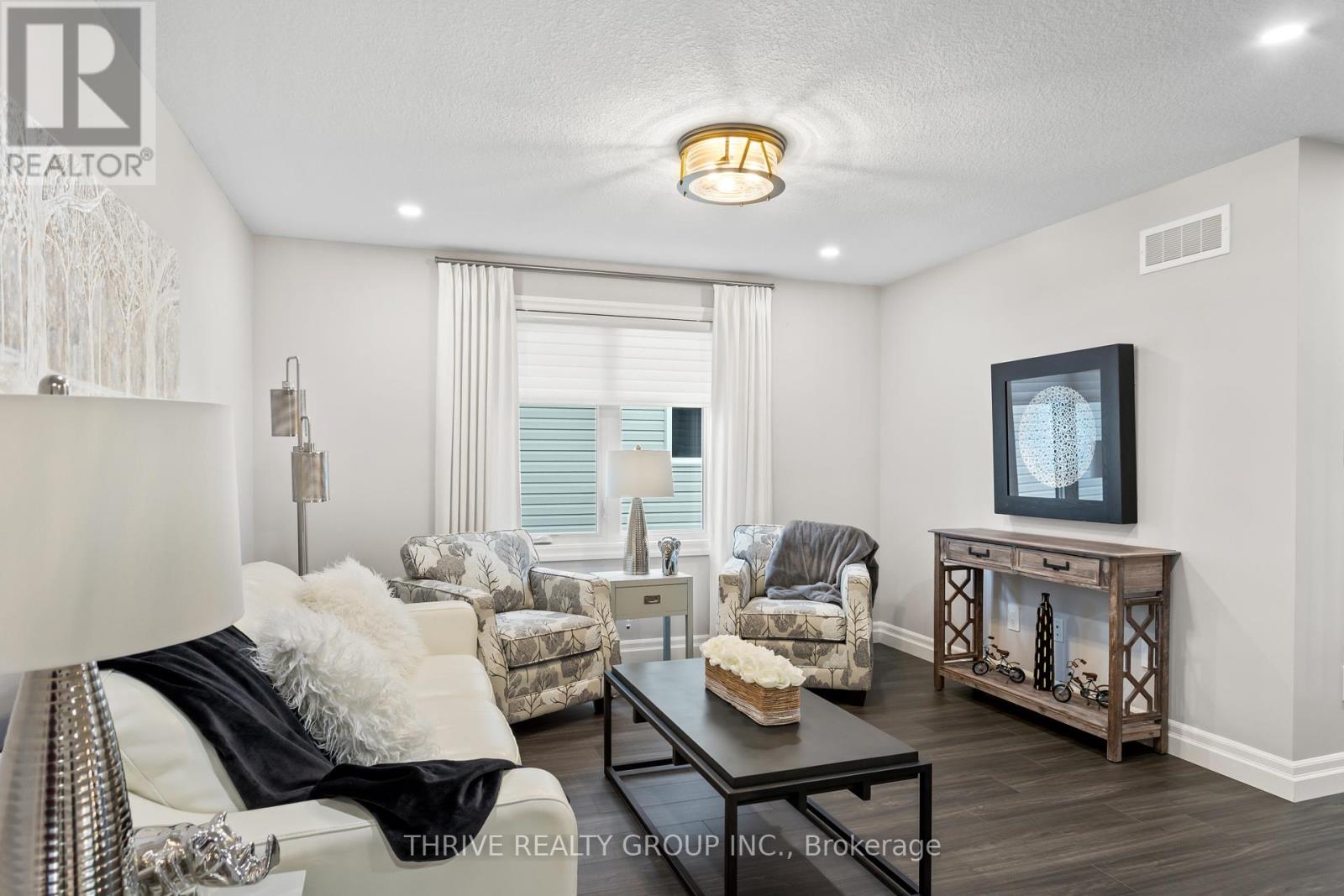 1 - 1061 Eagletrace Drive, London North, Ontario  N6G 0T3 - Photo 29 - X12377096